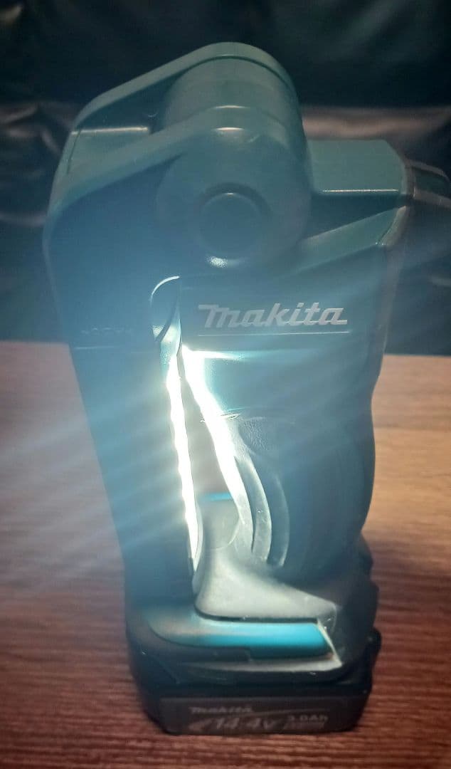 Makita-ML801ライトバッテリ付き
