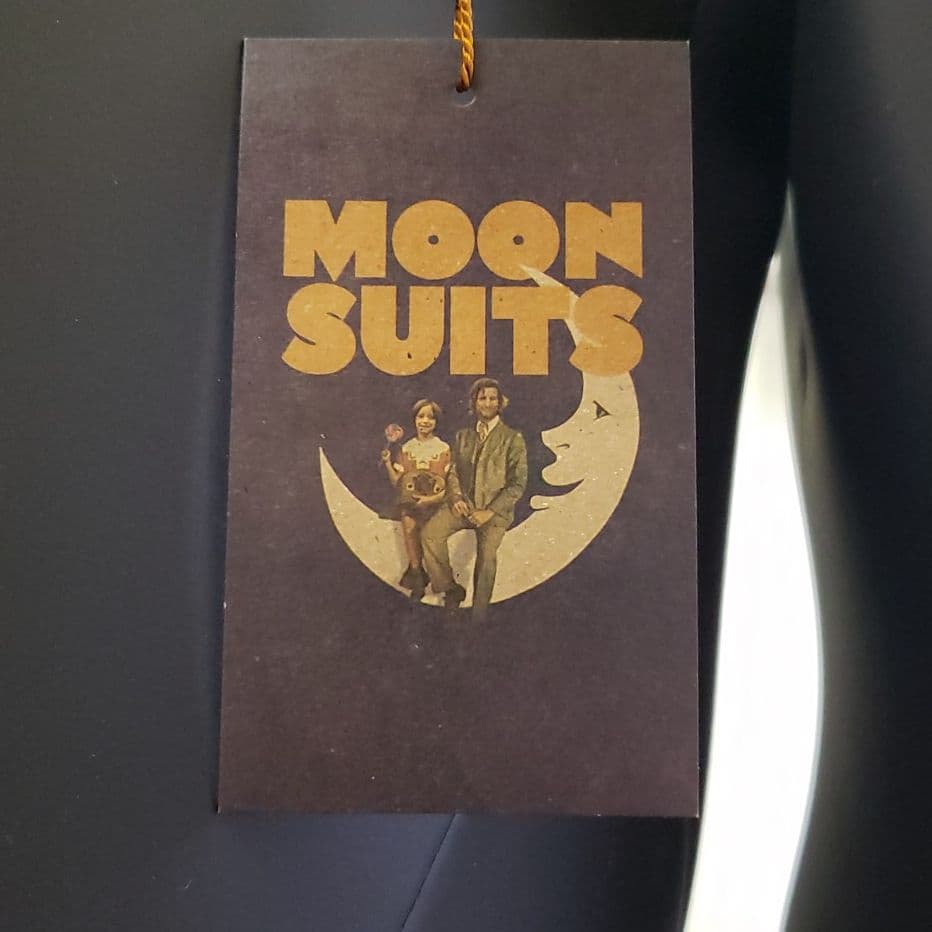 MOON.SUITSムーンスーツ