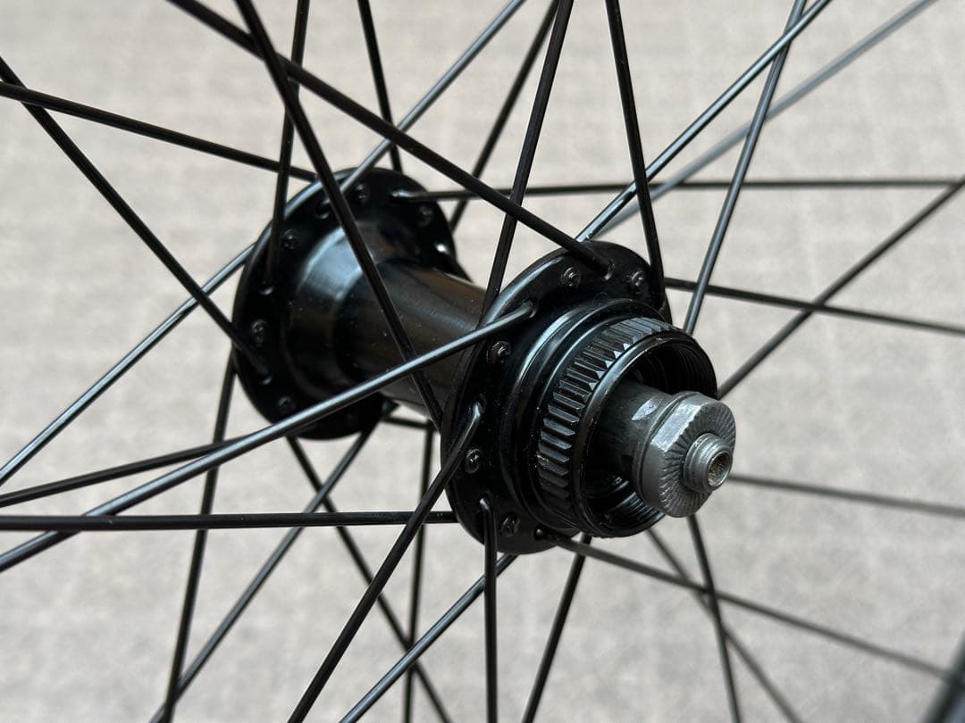 ボントレガーParadigmホイールセットTREK FX Sport 5取外