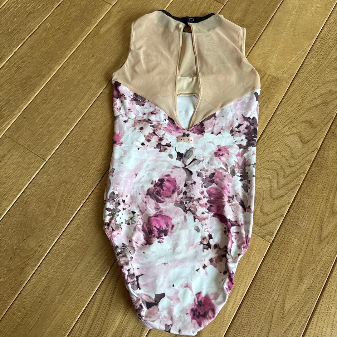stina 花柄 レオタード　M 140〜150