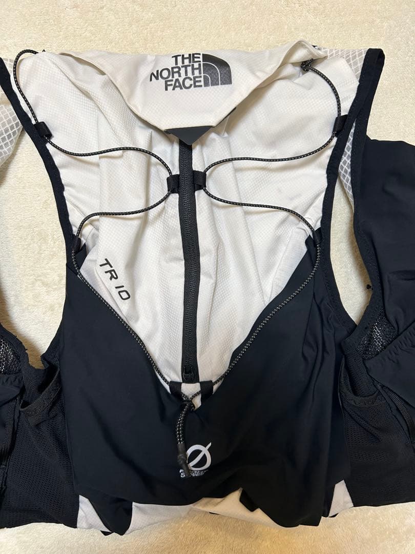 THE NORTH FACE TRID ブラック ランニングベスト　　TR10