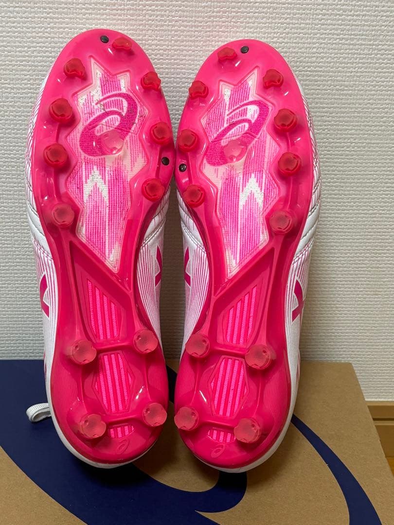 ASICS PRO サッカーシューズ 現役ヨーロッパプロサッカー選手の試し履き品