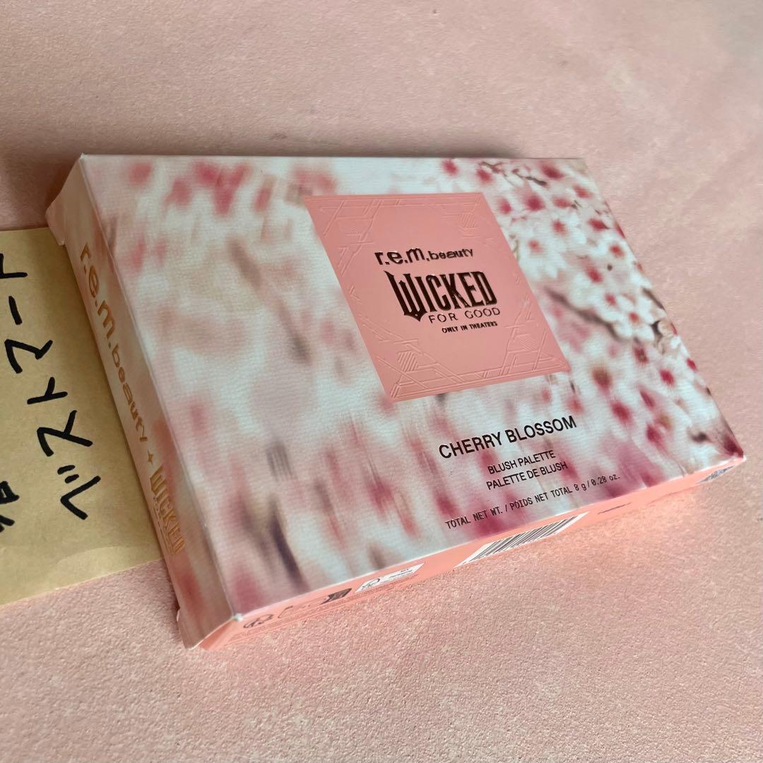 r.e.m. beauty チークパレット　桜　ウィキッド　グリンダ　アリアナ