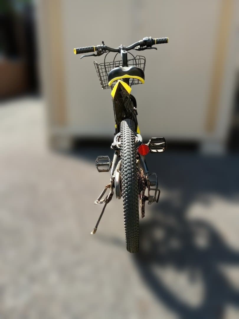 子供用自転車 黒と黄色 カゴ付き