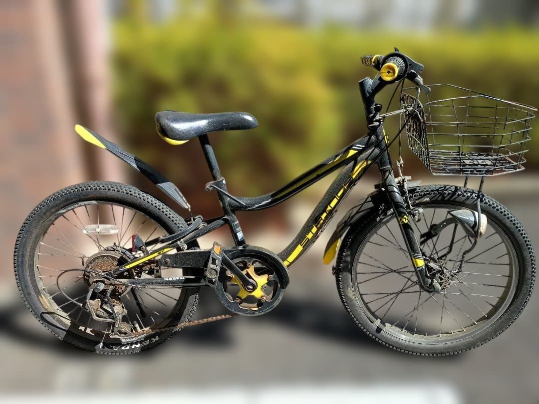 子供用自転車 黒と黄色 カゴ付き