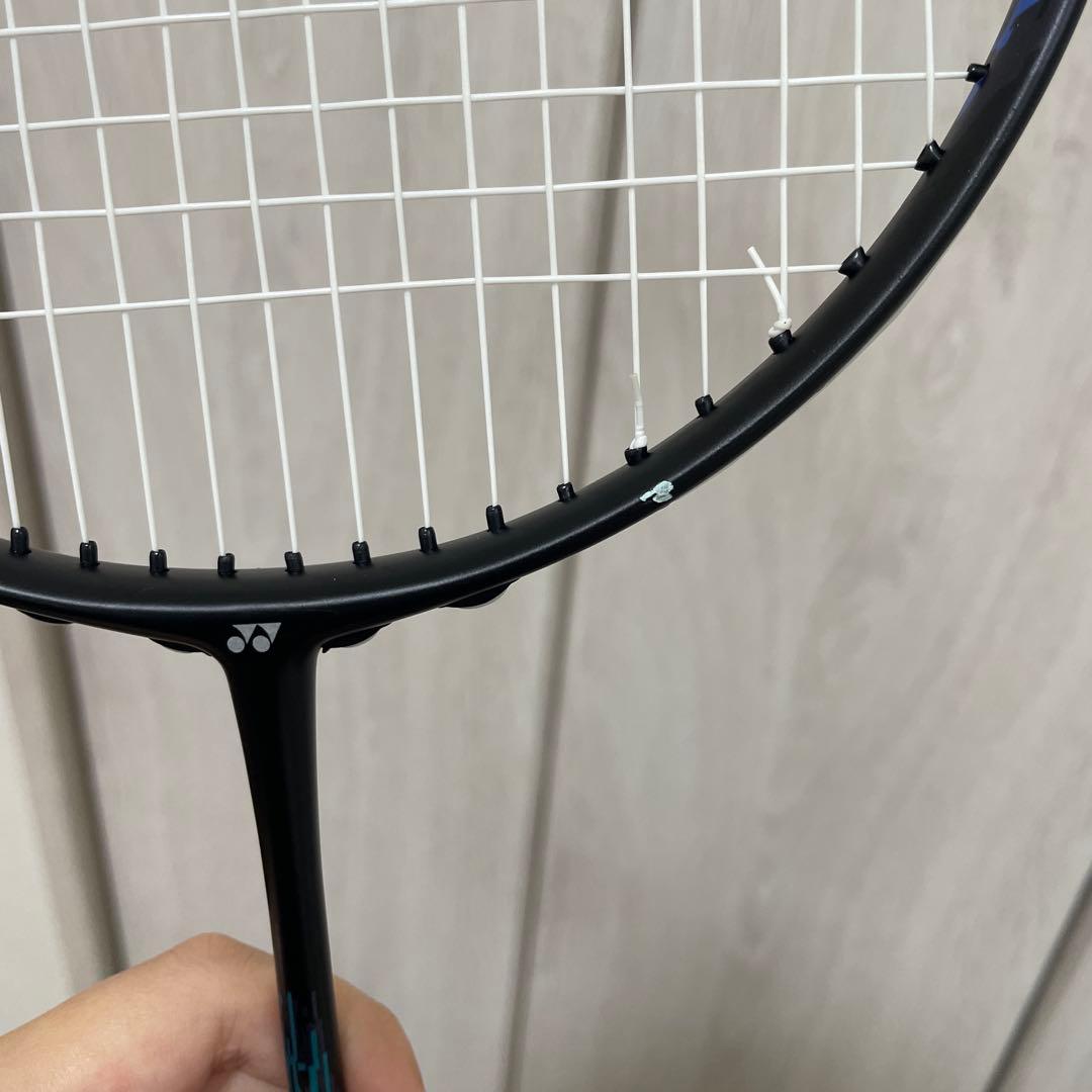 YONEX バドミントンラケット 黒色　袋付き