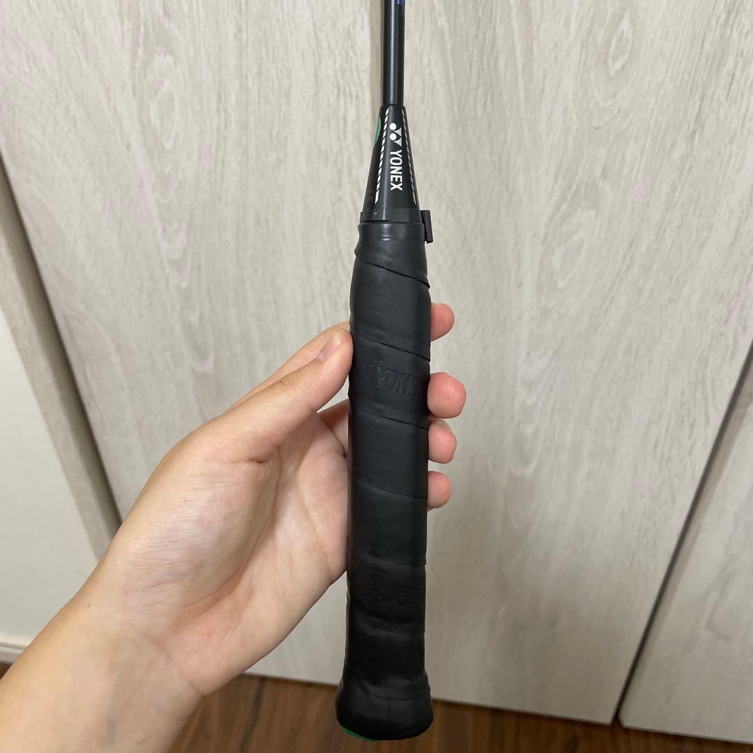 YONEX バドミントンラケット 黒色　袋付き