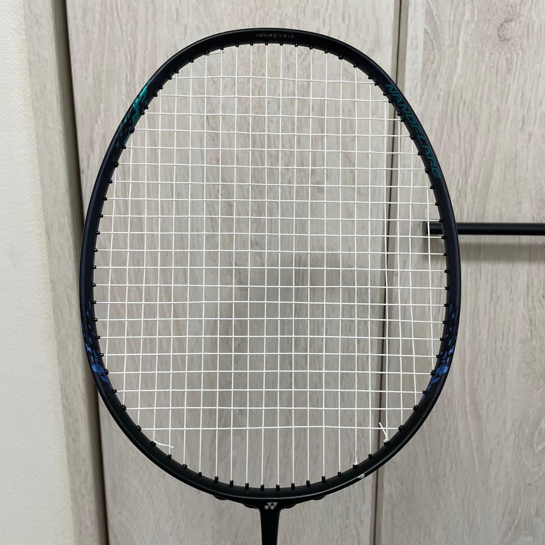 YONEX バドミントンラケット 黒色　袋付き