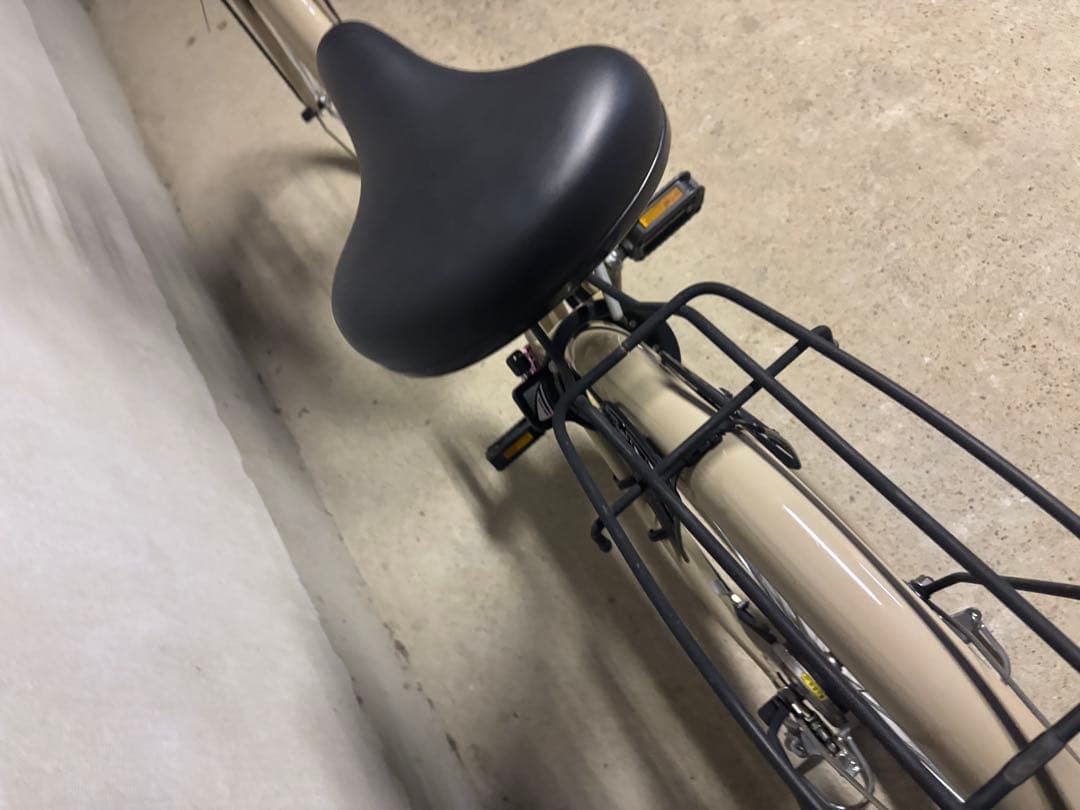 ベージュ シティサイクル クッションサドル付き