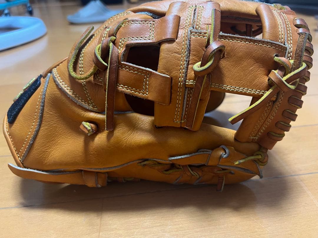 ドナイヤ　軟式内野グローブ　山田哲人モデル