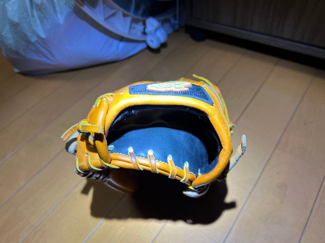 ドナイヤ　軟式内野グローブ　山田哲人モデル
