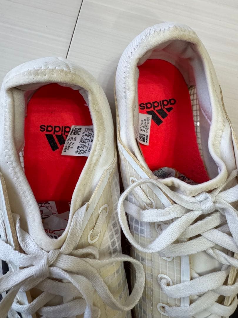 adidas スパイクシューズ ホワイト/ブラック