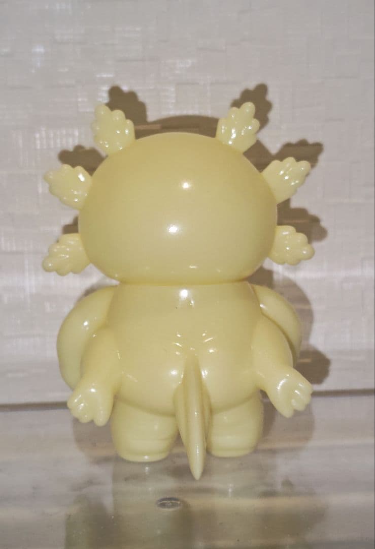GRAPE BRAIN ロッキャクウーパーまかろに 蓄光 GIDウーパールーパー