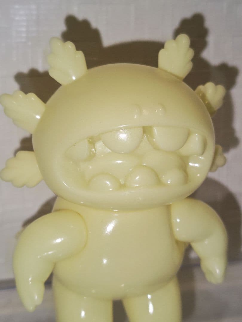 GRAPE BRAIN ロッキャクウーパーまかろに 蓄光 GIDウーパールーパー