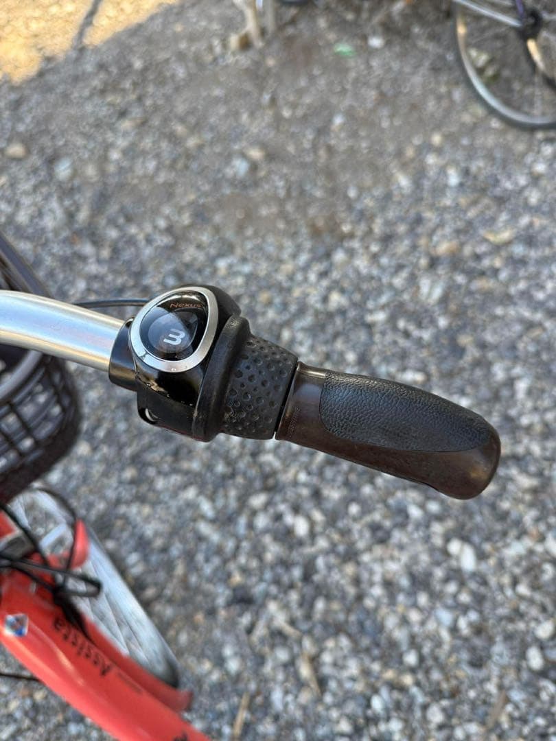 赤 シティサイクル バスケット付き