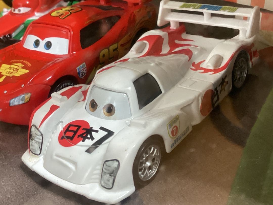 ディズニーカーズ マテル 新品 マックイーン&フランチェスコ&トドロキ&ミゲル