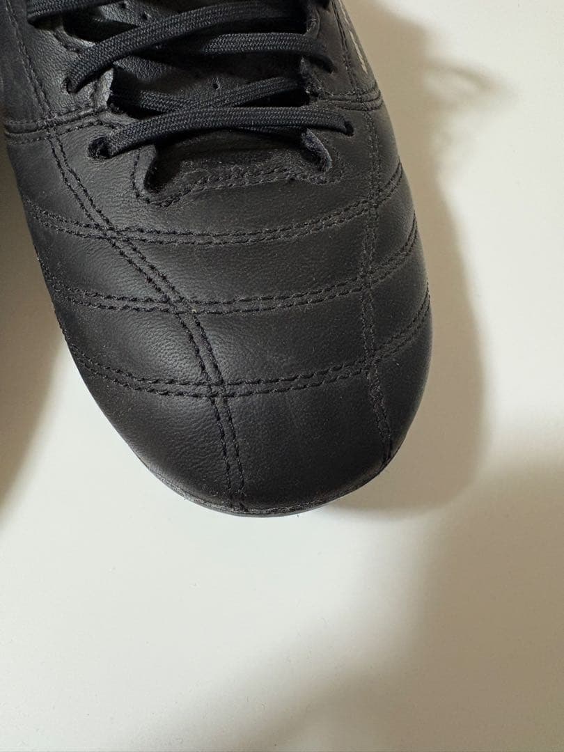 asics サッカーシューズ 黒