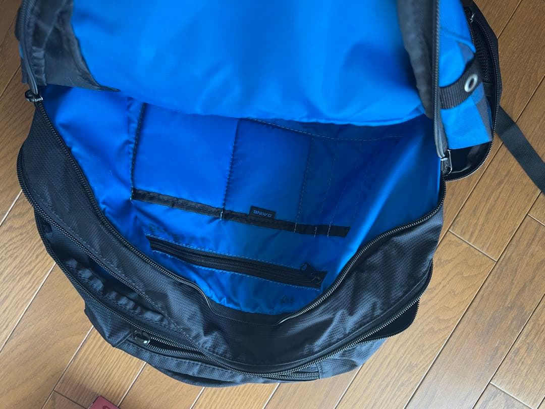 大容量リュック機能的　ムラサキスポーツ