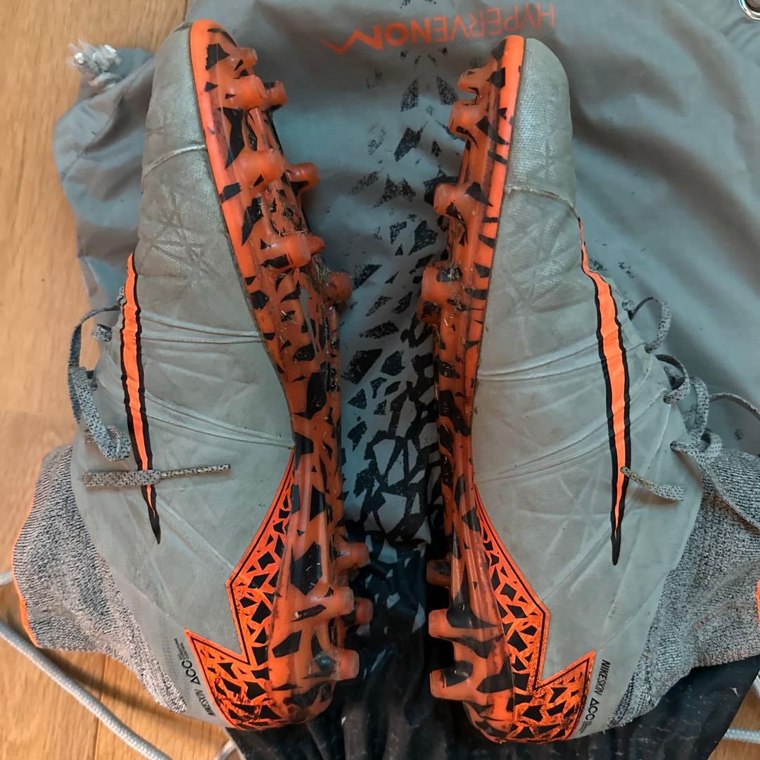 NIKEハイパーヴェノムファントム2 FG