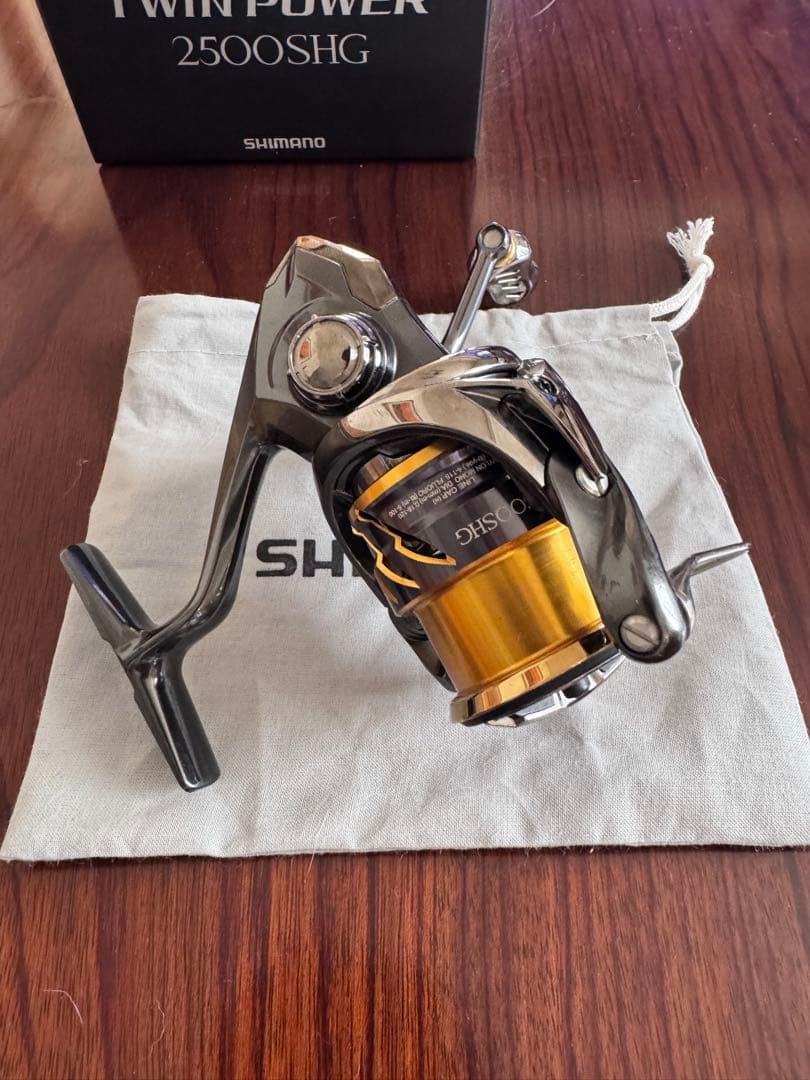 SHIMANO TWIN POWER 2500SHG スピニングリール