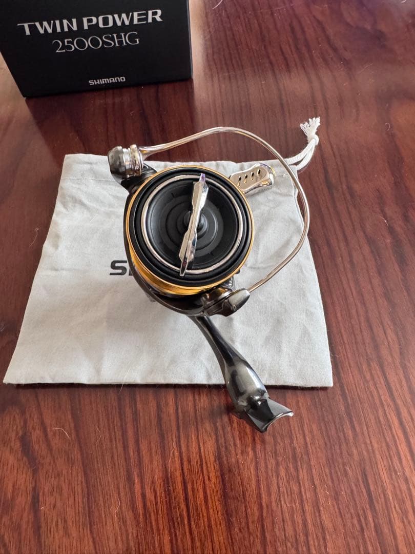 SHIMANO TWIN POWER 2500SHG スピニングリール
