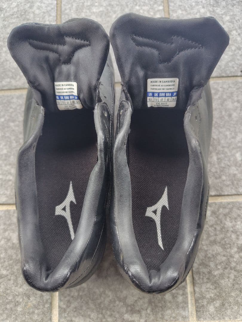 Mizuno ソフトボール用グローブとスパイク、グローブオイル付き