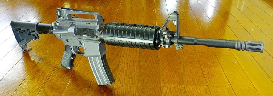 東京マルイ コルト M4A1カービン 300連射マガジン付き