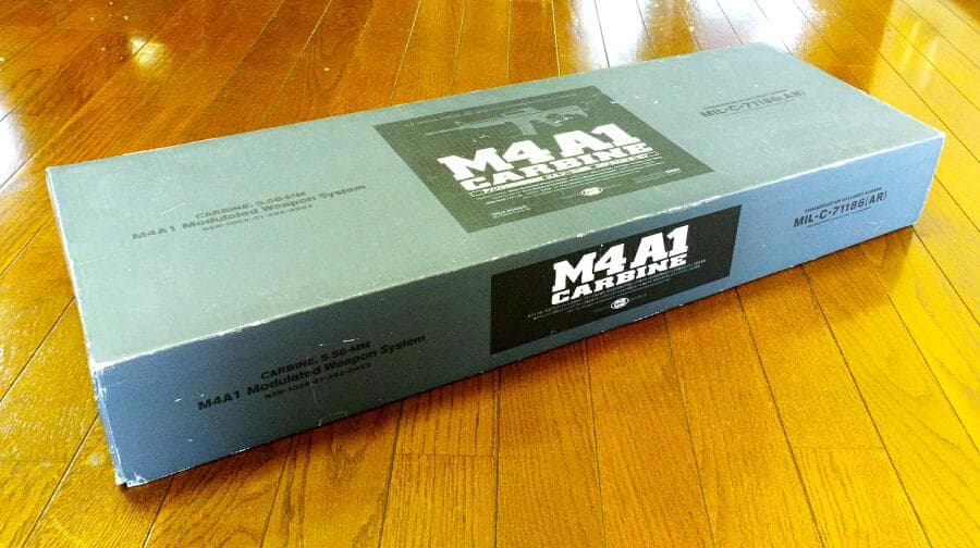 東京マルイ コルト M4A1カービン 300連射マガジン付き