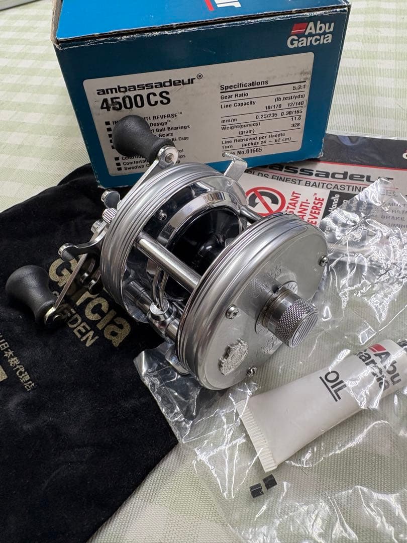 アブガルシア アンバサダー 4500CS シルバーAbu Garcia ABU