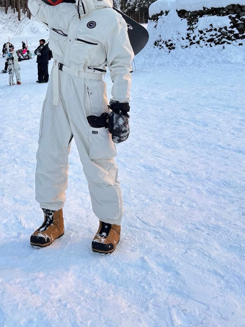ウィンタースポーツ用フード付きジャンプスーツ
