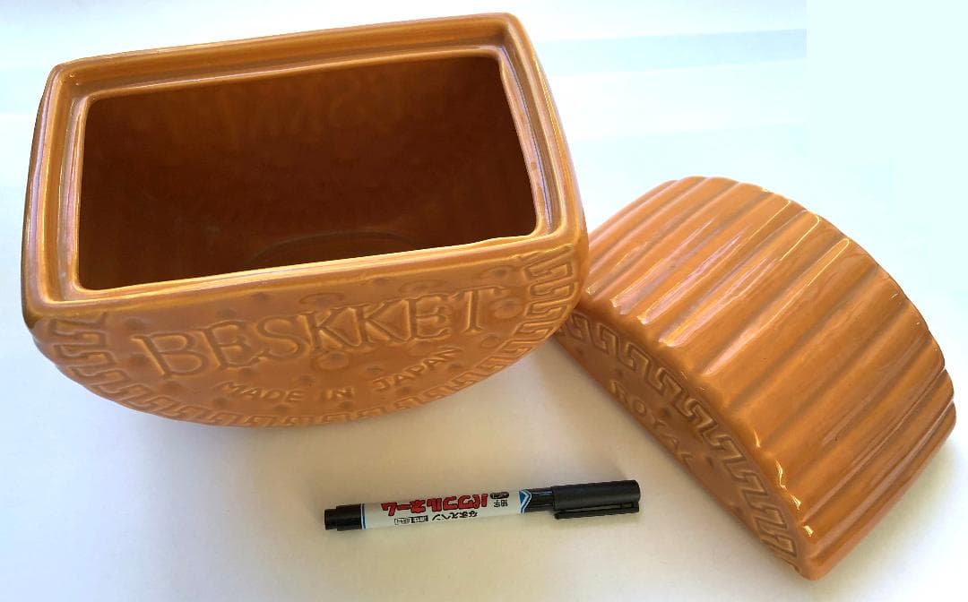 コダマロイヤル　日本製　ビスケットの形のクッキージャー　キャンディポット　陶器