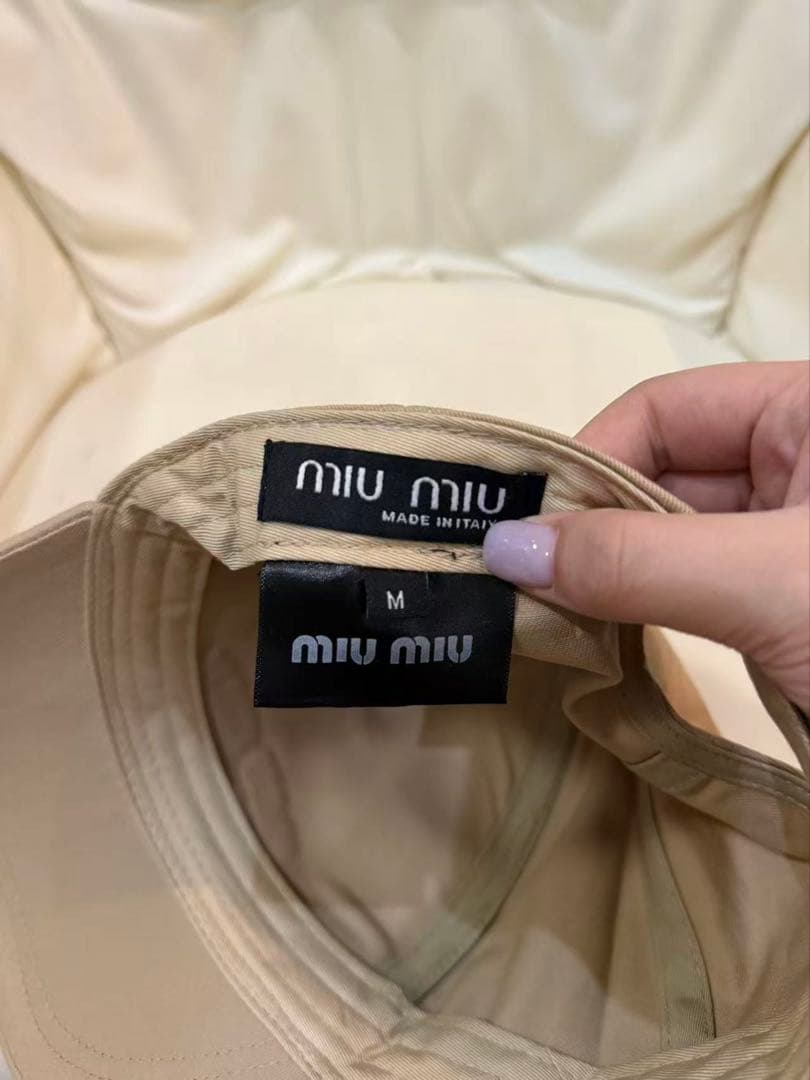 miu miu キャップ カーキ色