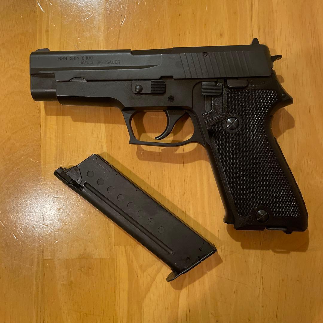 タナカ　SIG P220 IC 航空自衛隊9mm拳銃　ホルスター&オマケ付き