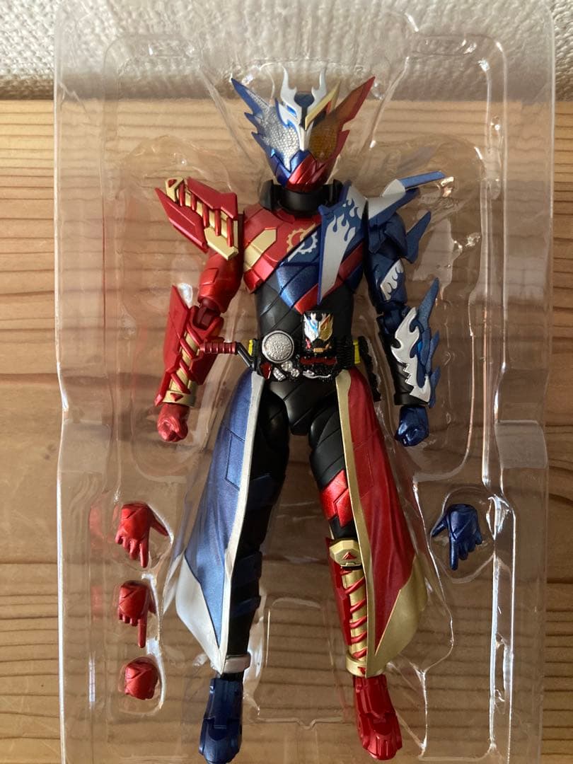仮面ライダービルド クローズビルドフォーム フィギュアーツ