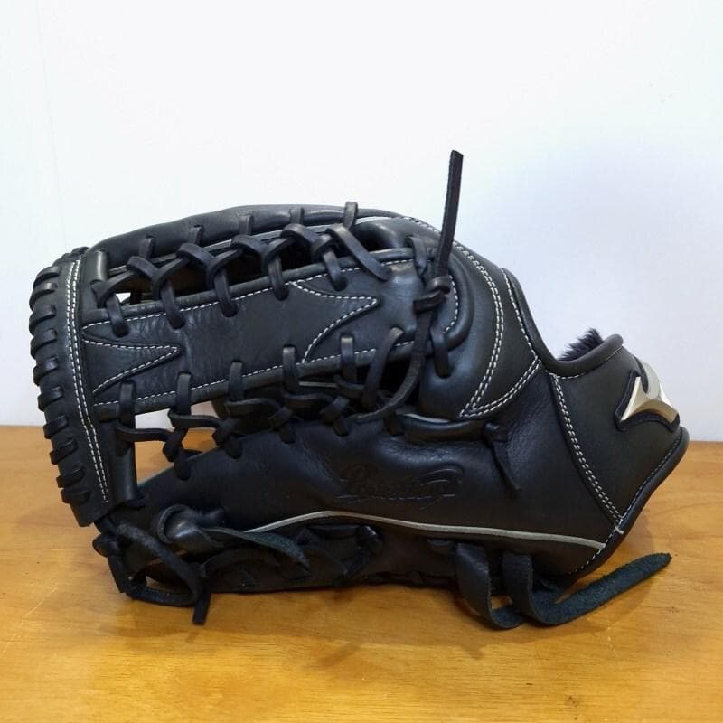 ミズノ イチローモデル 引退記念 プラチナ シルエット刻印 外野用 軟式グローブ