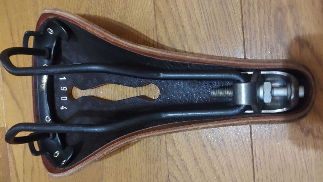 MULLER　ミューラー　レザーサドル ナチュラル　本革　中古美品