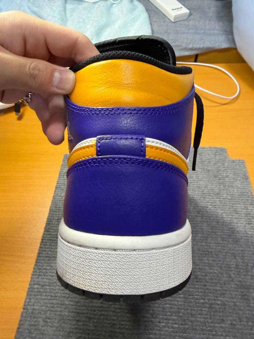 シューズ(男性用) Nike AirJordan1 Mid Purple/Yellow Lakers