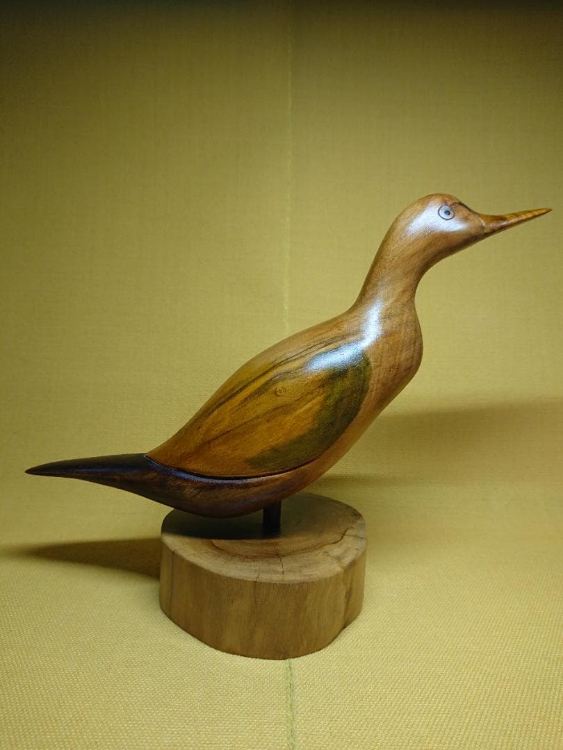 【美品】トリ　カモ　木彫　オブジェ　置物　インテリア　工芸品　美術品　A1026