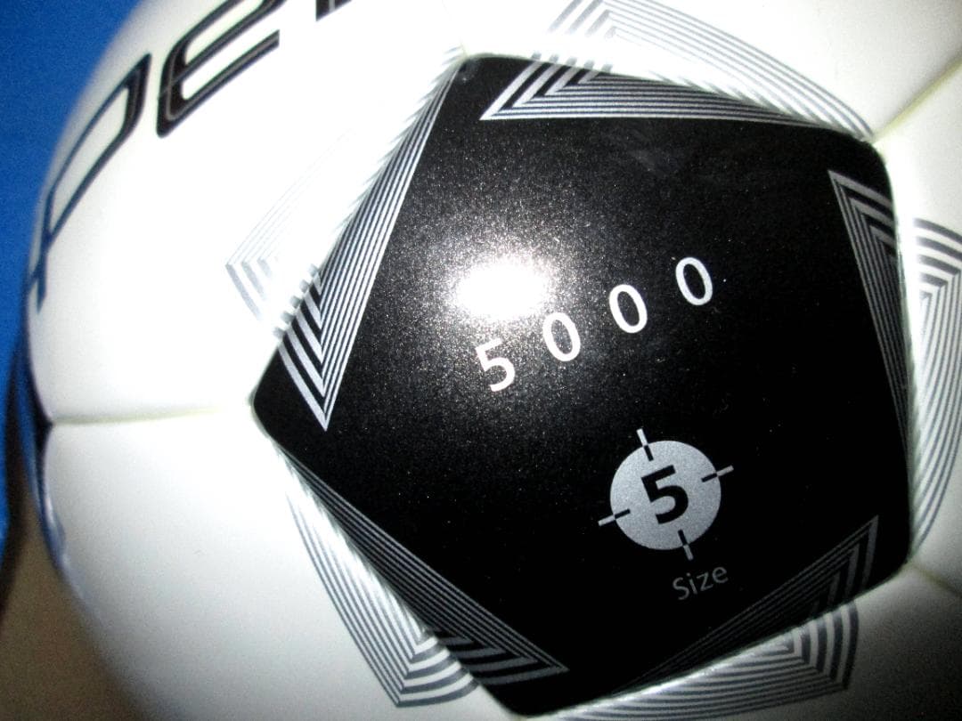 新品　定番　モルテン　Pelada 5000 サッカーボール サイズ5