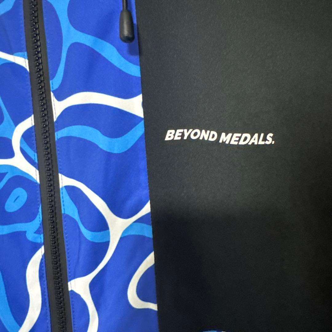 BEYOND MEDALS スノーボードウェア　新品　値下げ可能