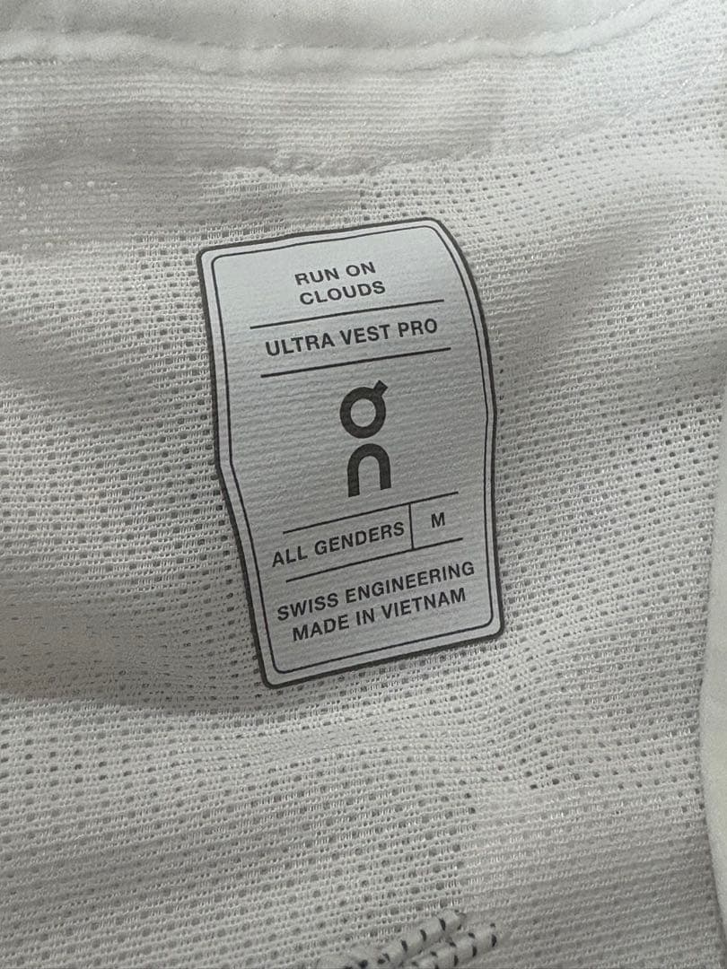 On Ultra Vest pro（M）