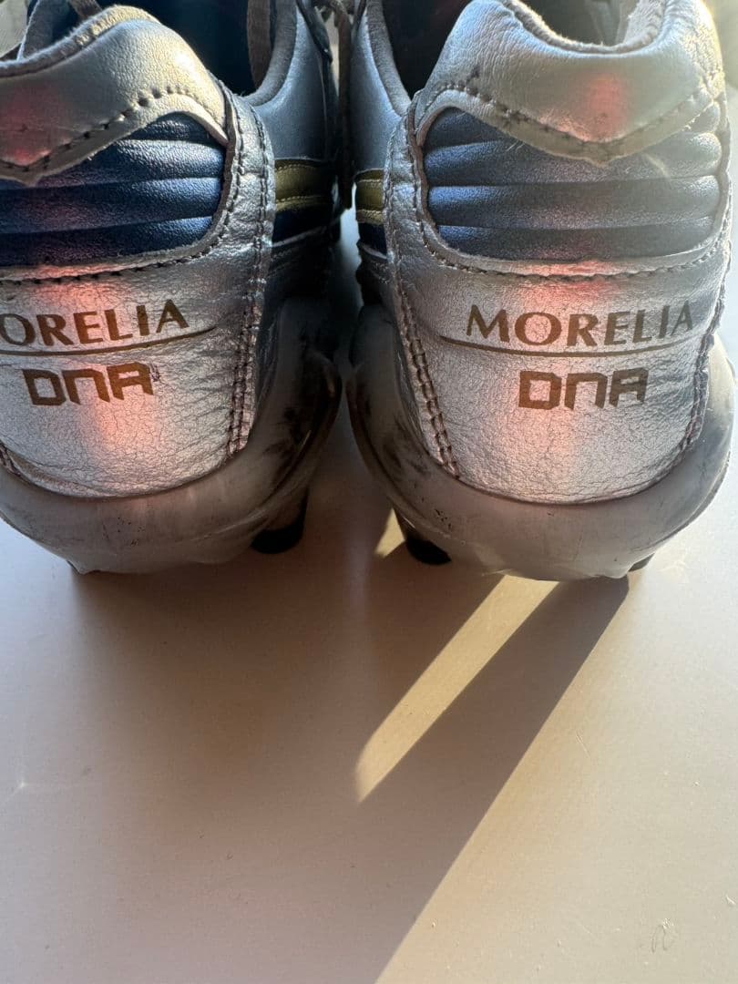 サッカースパイク　Mizuno モレリアDNA