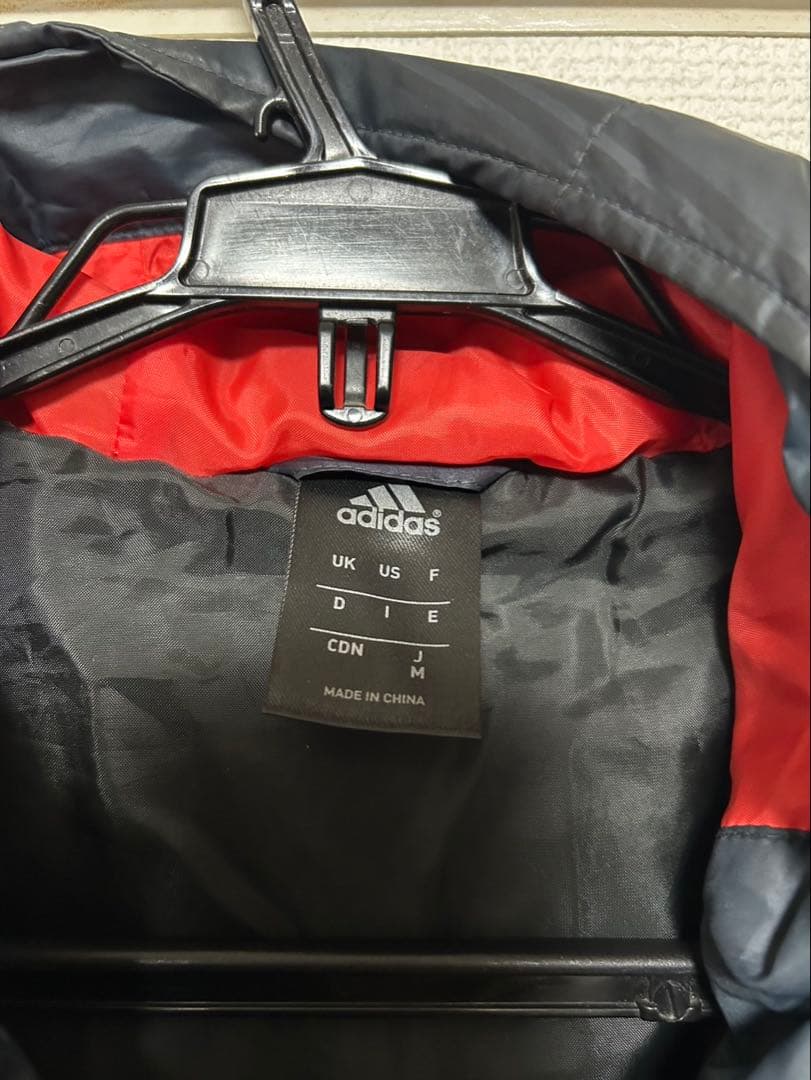 adidas ベンチコート ダウン M 黒/赤