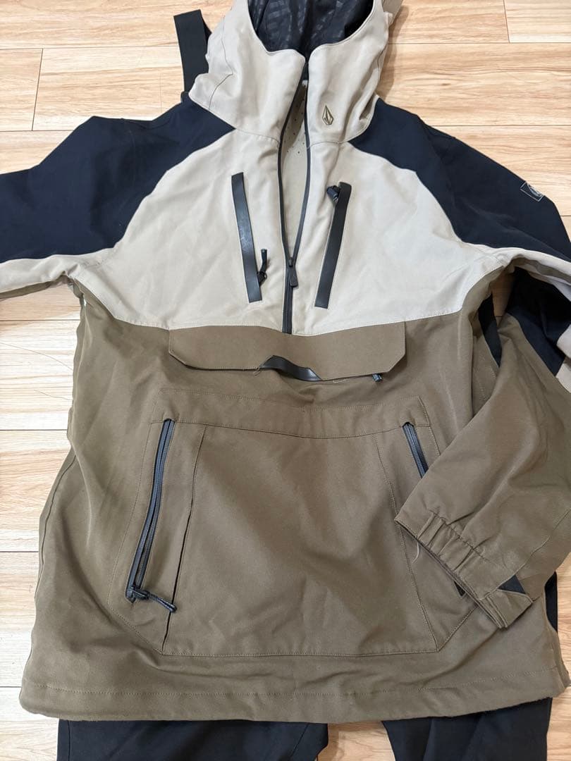 VOLCOM アノラックジャケット パンツ セット Lとビブパンツ