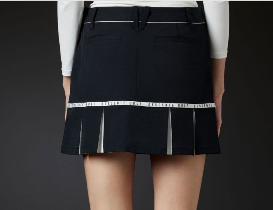 DESCENTE GOLF☆ストレッチボックスプリーツスカートパンツ一体型S 黒