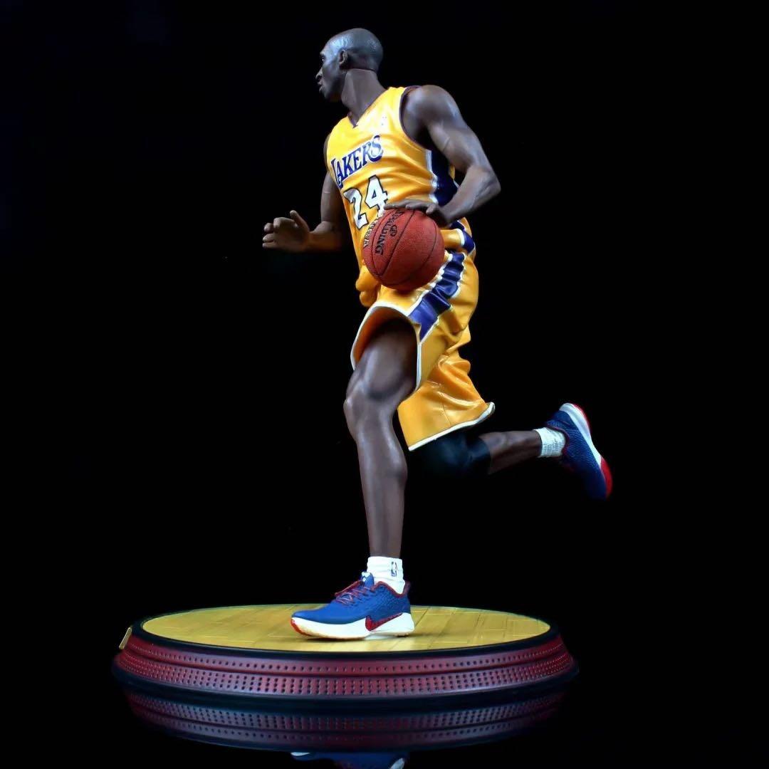 NBA Kobeコービー ブライアント フィギュア 1/6