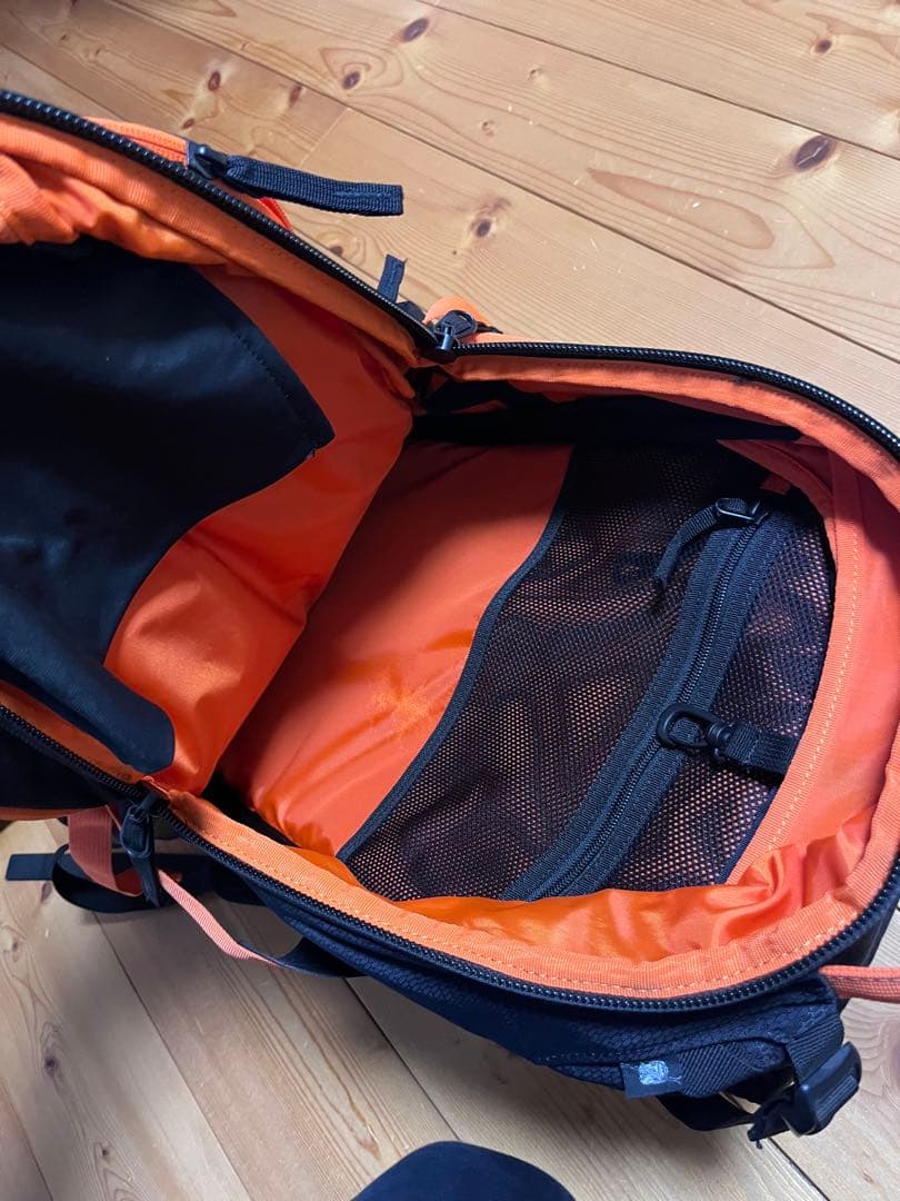bca スノーボード用バックパック 黒/オレンジ