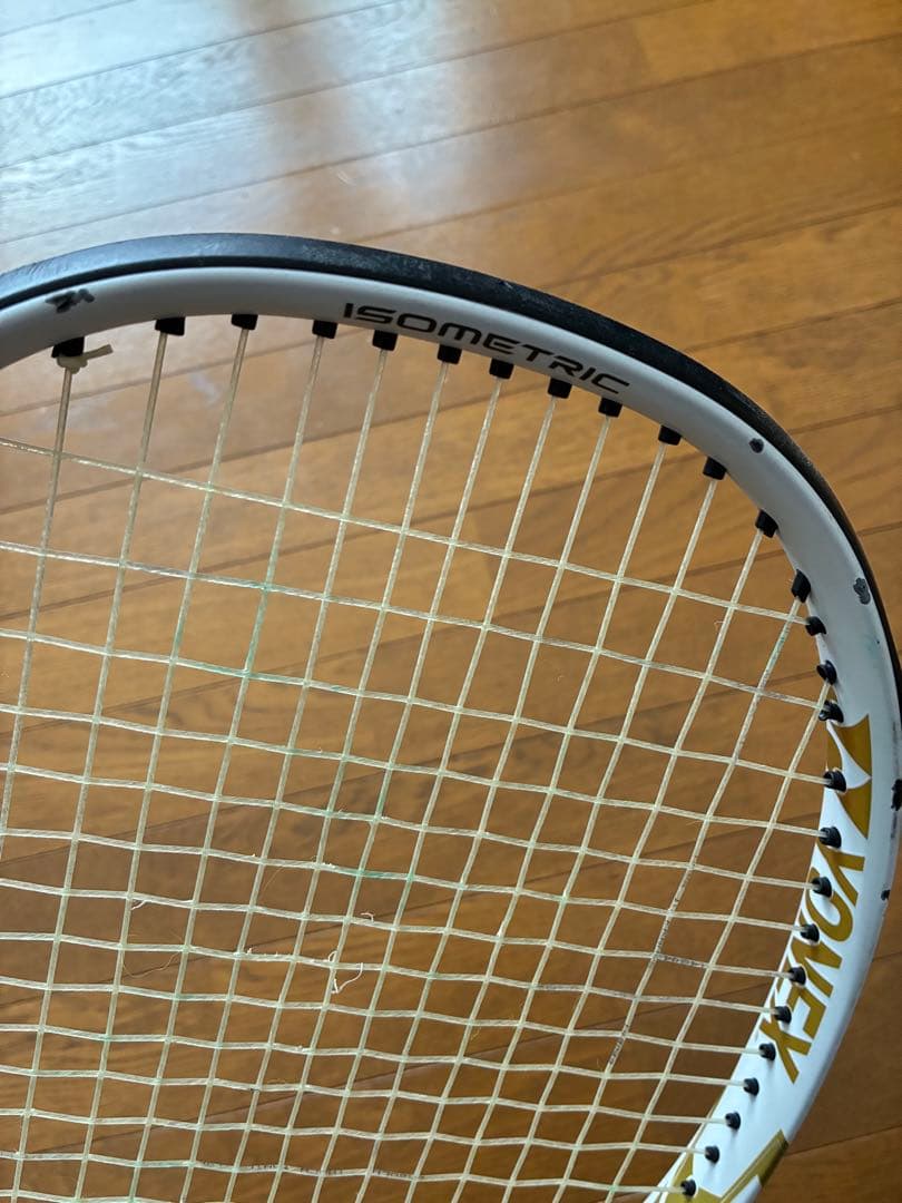 YONEX ezone100Ｌ G2 ホワイト/ゴールド 大阪なおみモデル
