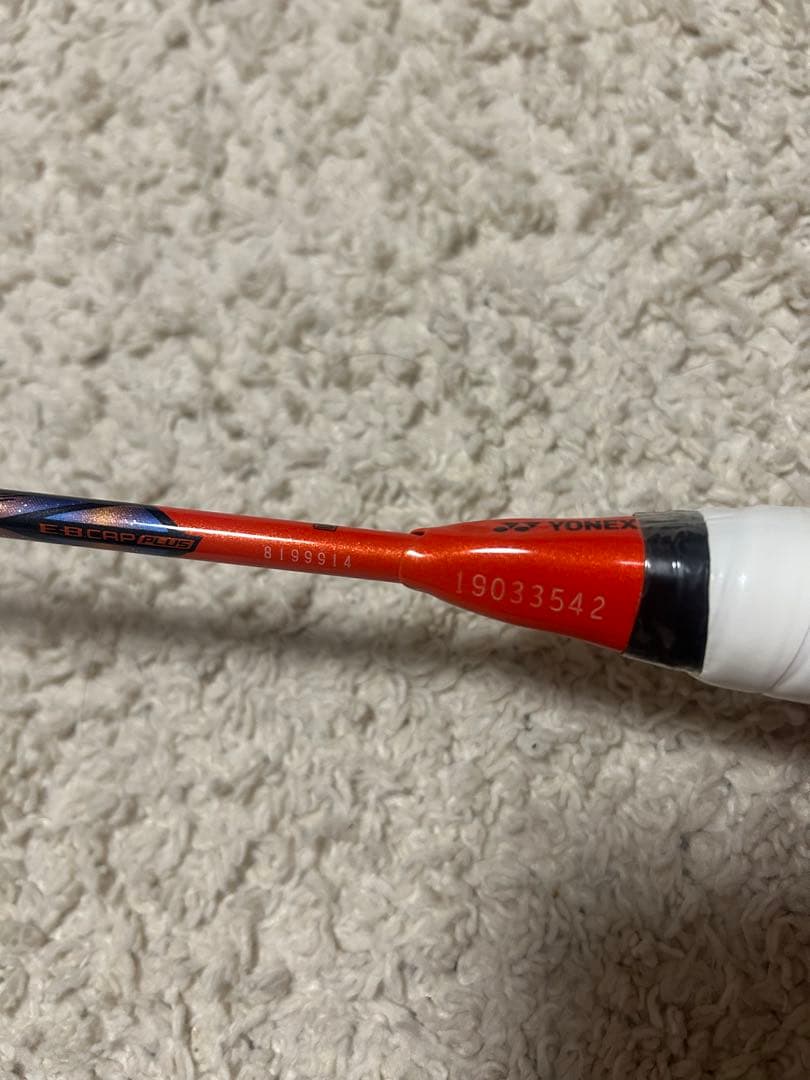 バドミントンラケット　YONEX ASTROX77ツアー　4UG5