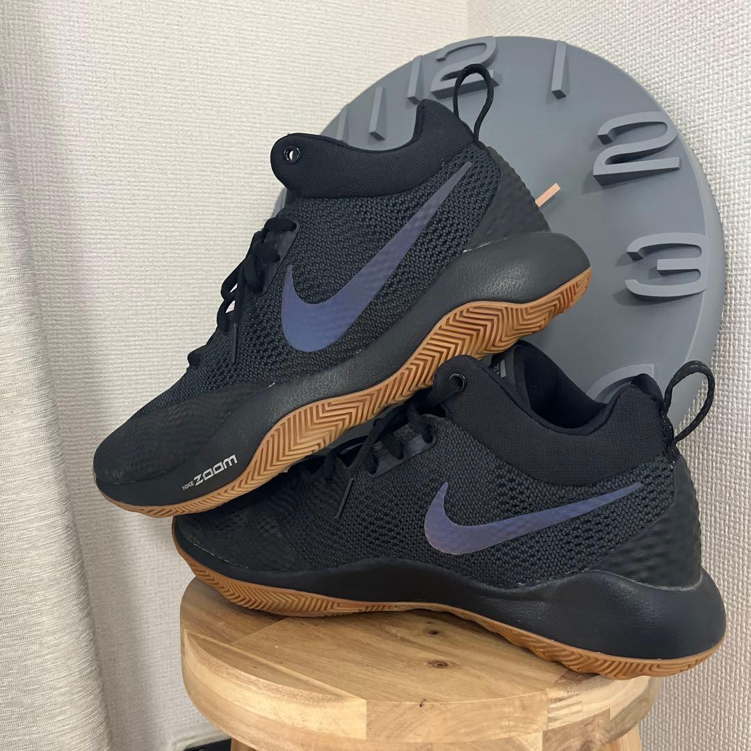 N*様 【激レア　超美品】Nike ナイキ バッシュ 【Zoom Rev2017